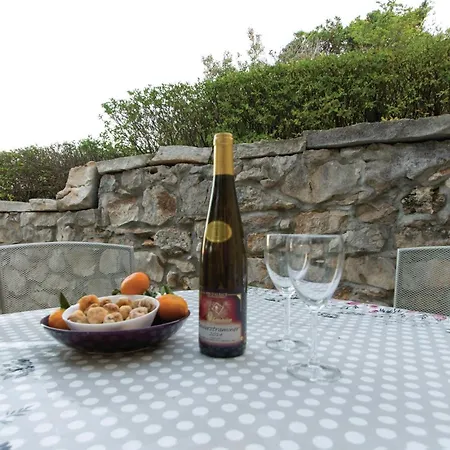 One-bedroom In Kneze 度假居